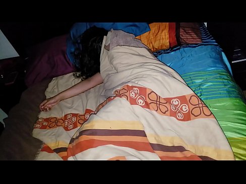 ❤️ Kasupoeg sõimab oma noort kasuema, kui ta magab. ️ Pornovideo at et.massagecenter-yalta.ru